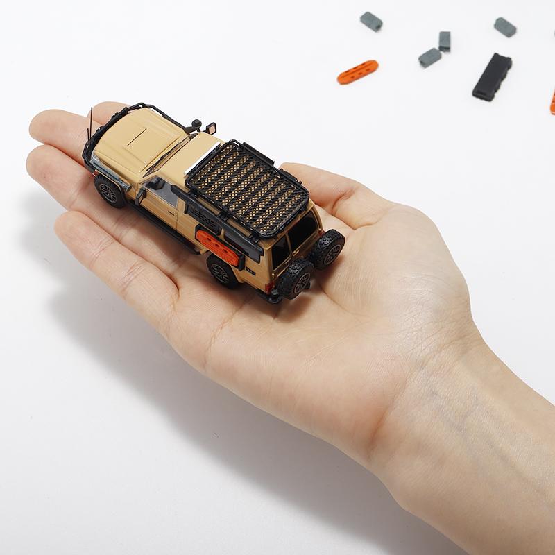 Toyota Land Cruiser LC78 1:64 Land cruiser J70 personnel carrier diecast alloy car model, collection ornament, adult decoration.