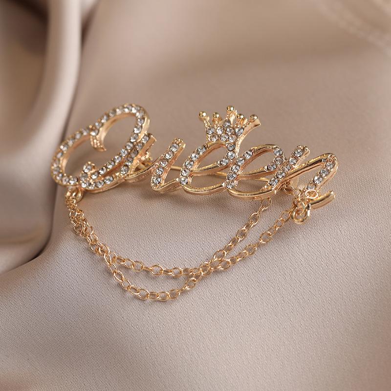 The Chain Brooch Exudes A Sense of High-end Light Luxury and Is A Versatile Accessory It Is A Sophisticated and Exquisite Brooch