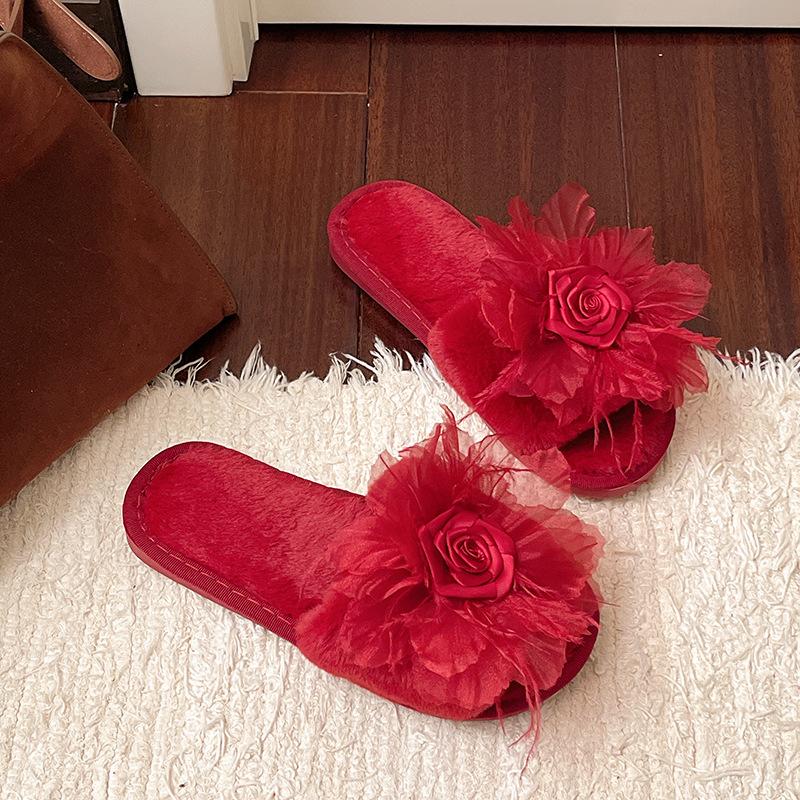 

2025 autumn and winter new sweet flower fluffy slippers women s flat bottom home plush open toe one-word cotton mop 38 червоний