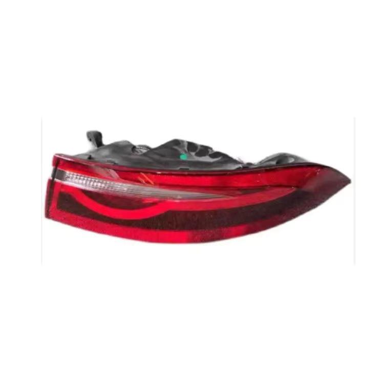 XFL Front Headlight Compatible: T2H24582, T2H24590