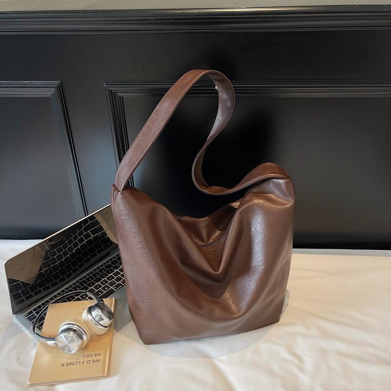 

Мода Новый Мягкий Прочный Винтажный Тоут Большая Вместимость Премиальная Текстура Мягкий Прочный Уличный Дорожный Наплечный Кроссбоди темно-коричневого