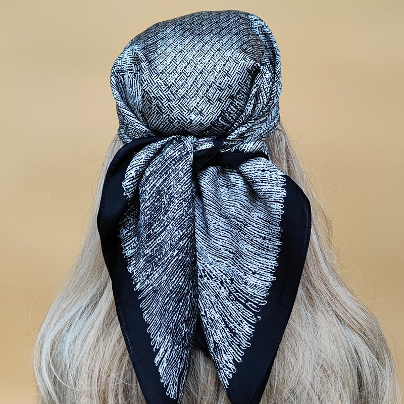 The Four Seasons Beach Kerchief New Style Sunscreen Silk Hijab Women Popular Design Headscarf Luxury 70X70CM Square Scarves