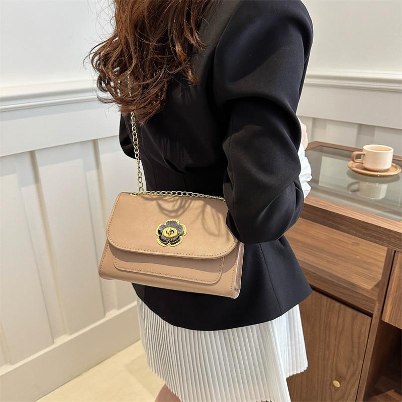 Vintage Inspired Small Square Bag Fashionable Casual Pu Leather Shoulder Bag In Black Green White Rose Pink And Khaki