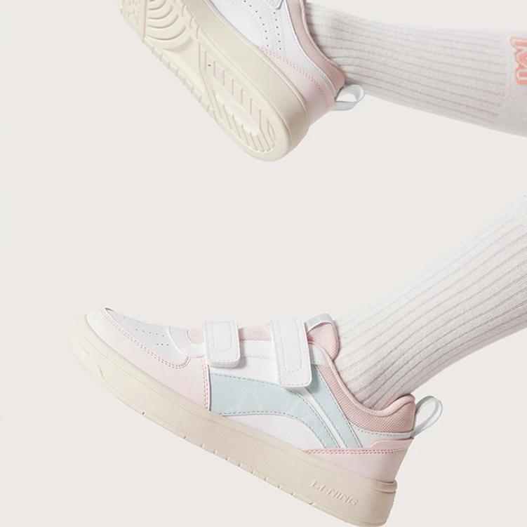 Li Ning Kinder Sport Lifestyle Serie Synthetisches Leder Freizeit Langlebig Niedrig geschnitten Kinder Skateschuhe Kinder Sneaker Weiß Rosa Blau YKCU080-6
