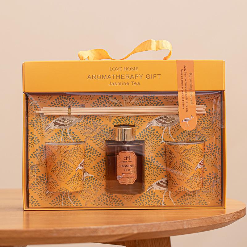 Aroma Candle Soy Wax Gift Set: High-End Fragrance Ornament for Bedroom or Birthday Gift Set