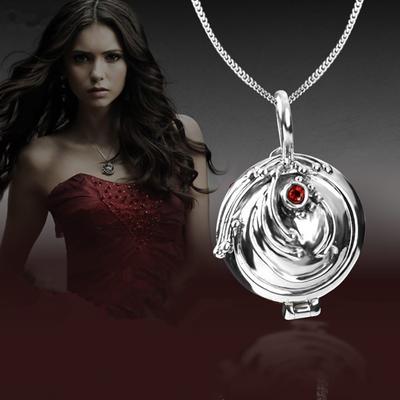 Film The Vampire Diaries Halskette Elena Gilbert Niedlich Eisenkraut Vervain Anhänger Choker Halsketten Schmuck Cosplay Geschenk Requisite Zubehör