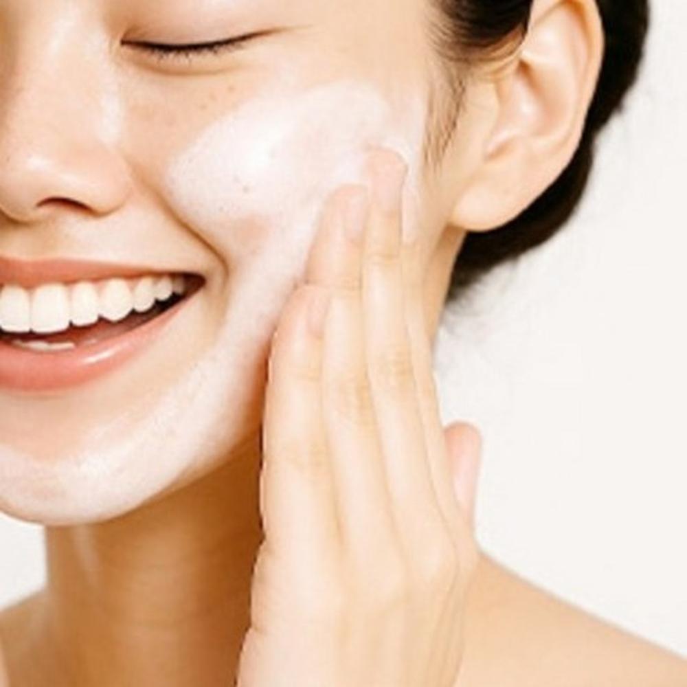 MEDI-PEEL Red Lacto Collagen Detergente Schiumogeno Delicato 2.0 120ml