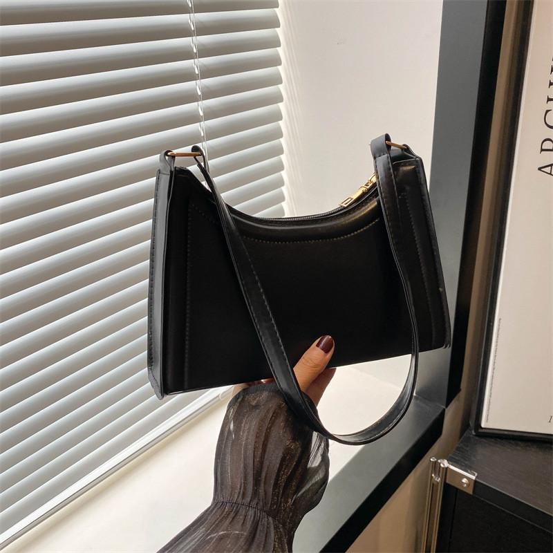 Chic French Style Aesthetic Black And White Shoulder Bag For Trendy Casual Use