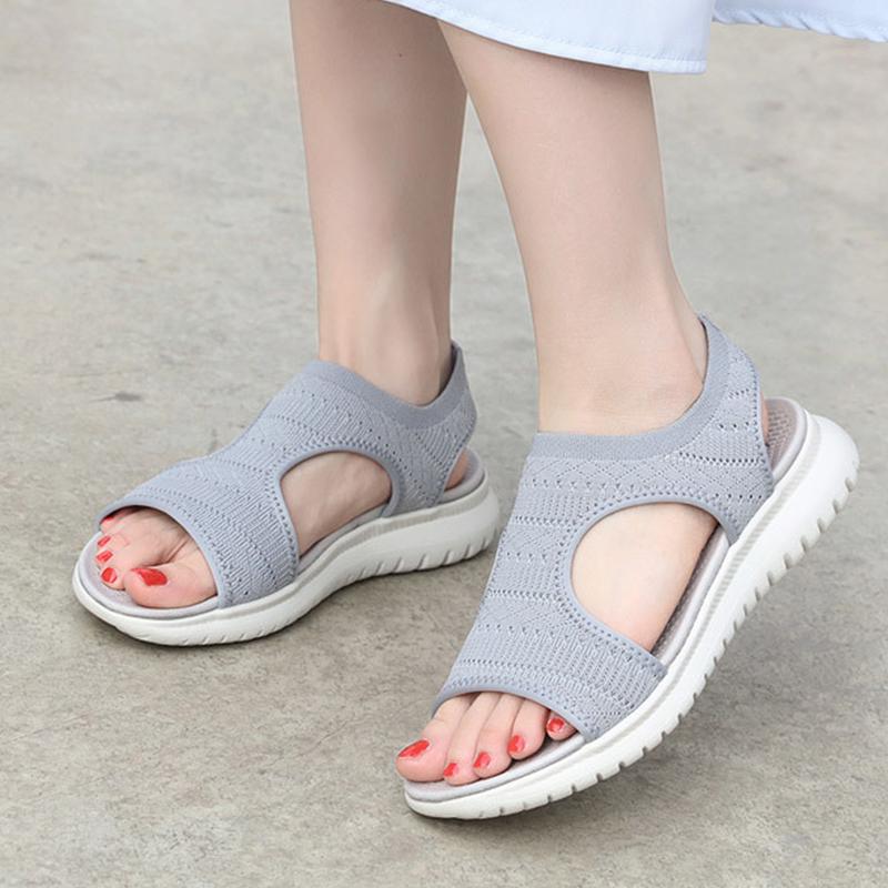 Léto 2025 Nové sandály pro ženy Jednoduchý lehký sportovní styl Klínek Pohodlné Velká velikost Ležérní Všestranné Boty pro střední věk