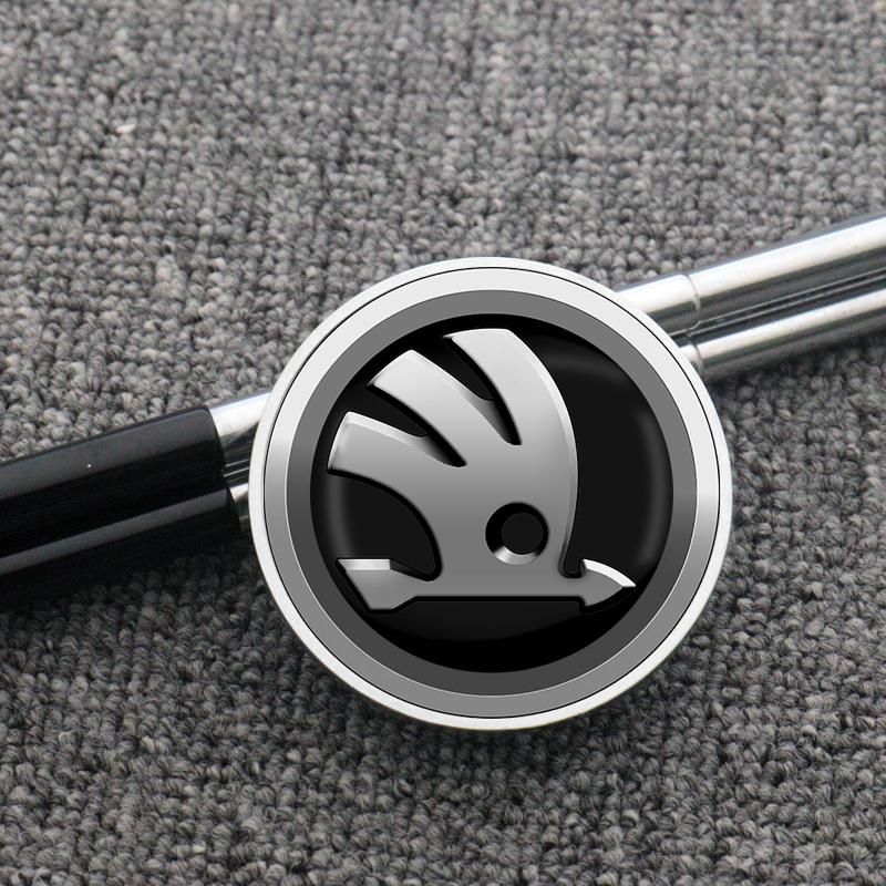 4ks 60MM Krytka středu kola automobilu Příslušenství pro Škoda Octavia Superb Rapid Kodiaq Karoq Fabia Kamiq Roomster Citigo