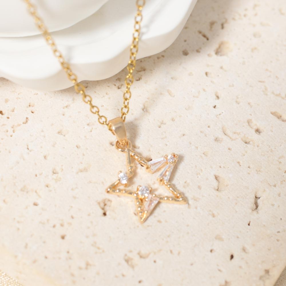 Star Shape Pendant Necklace for Women Fashion Golden Stainless Steel Clavicle Chain Wedding Party Daily Wear Jewelry Accessories