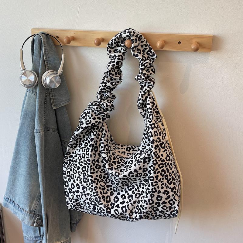 

Nyl Leopard Fashi Tote Bags Casual Large Capacity Commuting Female Bags Sale 2026 New Design Versatile Women s Handbags чёрный