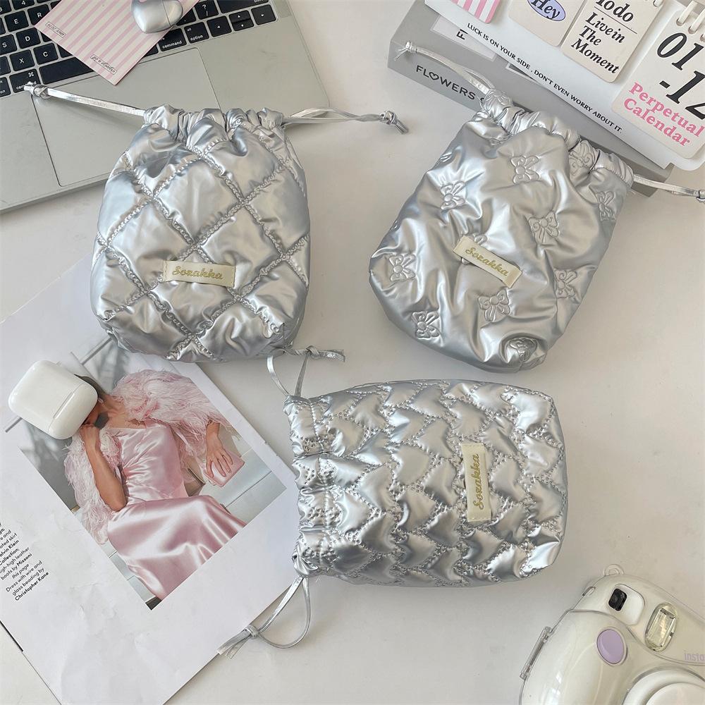 Glossy Cute Portable Camera Case Soft Anti Fall Makeup Bag for Girls Travel Makeup Bags Toiletry Bag Cosmetic Organizer 2026