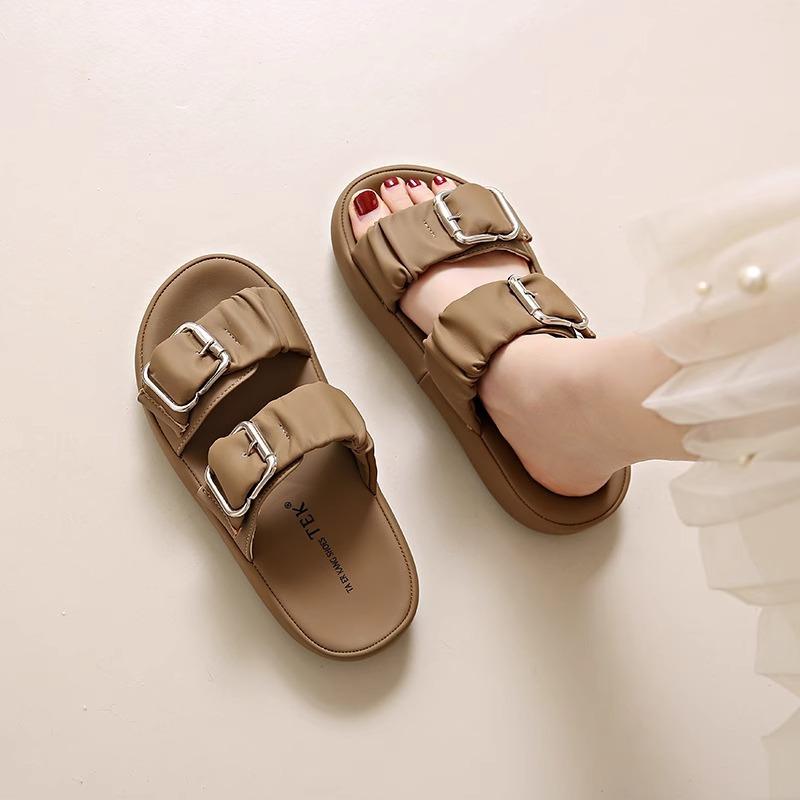 Cool slippers women's fashion outer wear summer 2025 new platform sandals soft sole non-slip bath stepping shit slippers