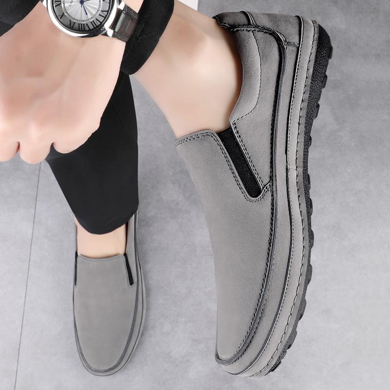 Fashionable New Men's Hand Sewn Breathable Casual Bean Shoes Outdoor Brand Men's Comfortable Non Slip Soft Soled Leisure Loafers