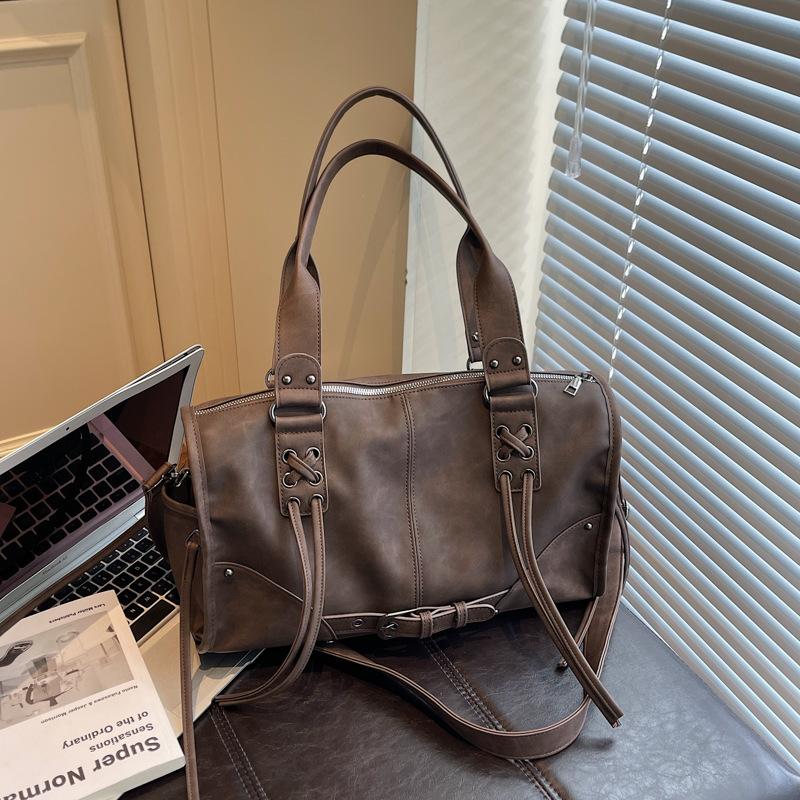 

Корейская нишевая сумка через плечо в стиле ретро с большим объемом и крутым ощущением, новая модная дорожная сумка-мессенджер в ленивом стиле для погони за звездами 37*10*21 темно-коричневого