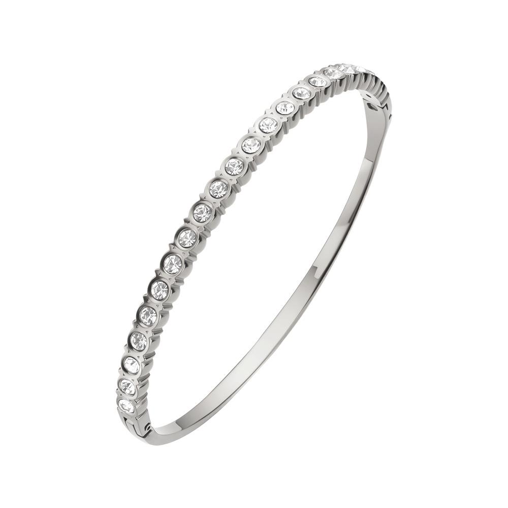 18K Gold-Plated Titanium Steel Rhombus Bracelet with Diamond Inlays – Elegant, Fade-Resistant, High-End Jewelry.