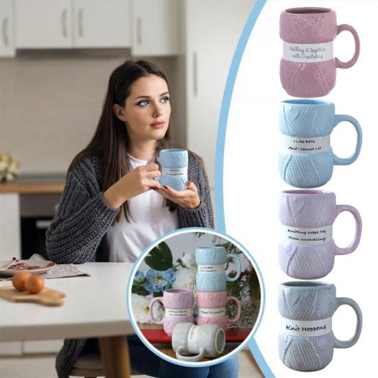 425ml Realistický hrnek s detaily příze Keramický hrnek na kávu a čaj s rukojetí ve tvaru háčku Díry na háčkovací jehlu Odolný potisk Hrnek na kávu Perfektní pro háčkování