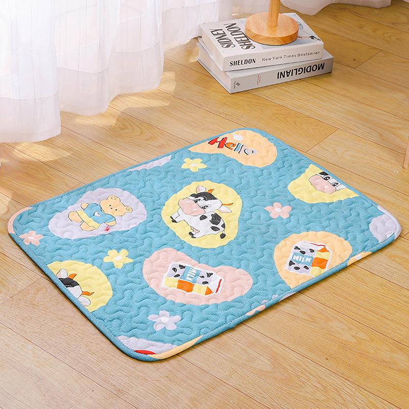 The  Pet Sleeping Mat Is Cool And Comfortable In Summer. It Is Suitable For Large, Medium And Small Cats And Dogs To Sleep In