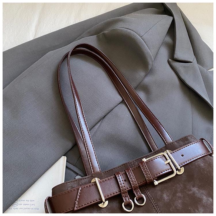 2025 Elegant Retro Suede Shoulder Bag: Women's Fashionable High-End Handbag for Autumn & Winter