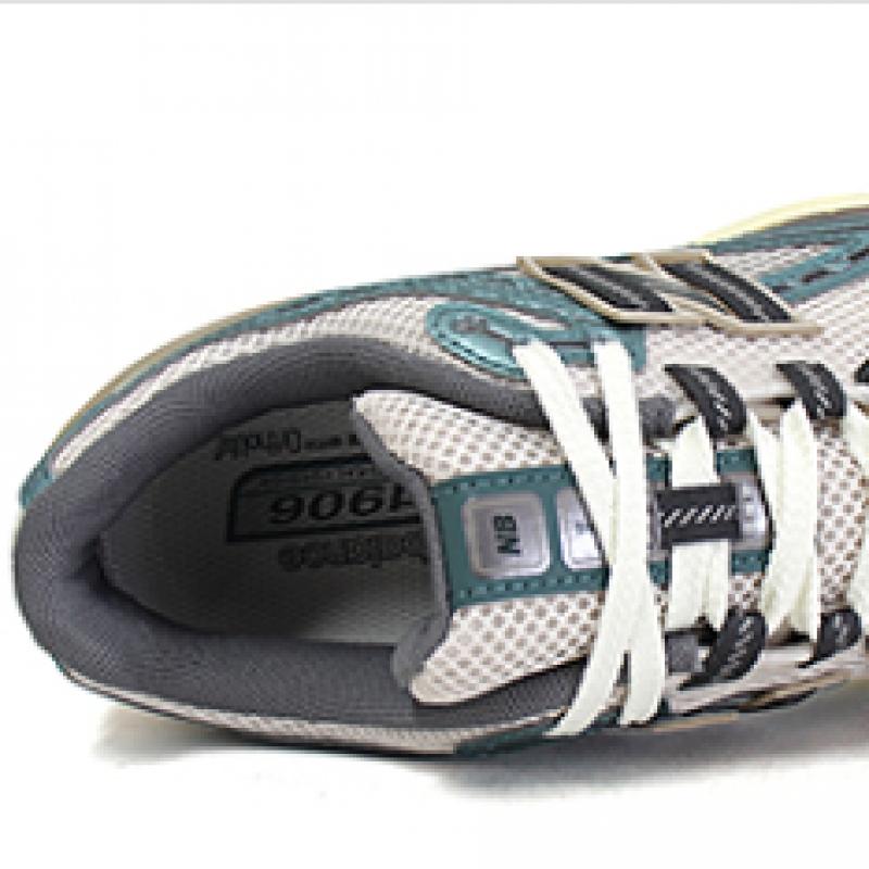 New Balance Nb New Balance 1906r ClaSSic Men S And woMen S Running ShoeS Sneaker ShoeS Green Silver M1906rrc