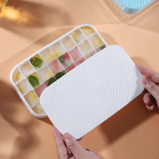 Silicone Ice Cube Tray with Storage Box And Ice Shovel 32 Grids Ice Mold for Freezer Leak-Proof Stackable Ice Maker for Home Party