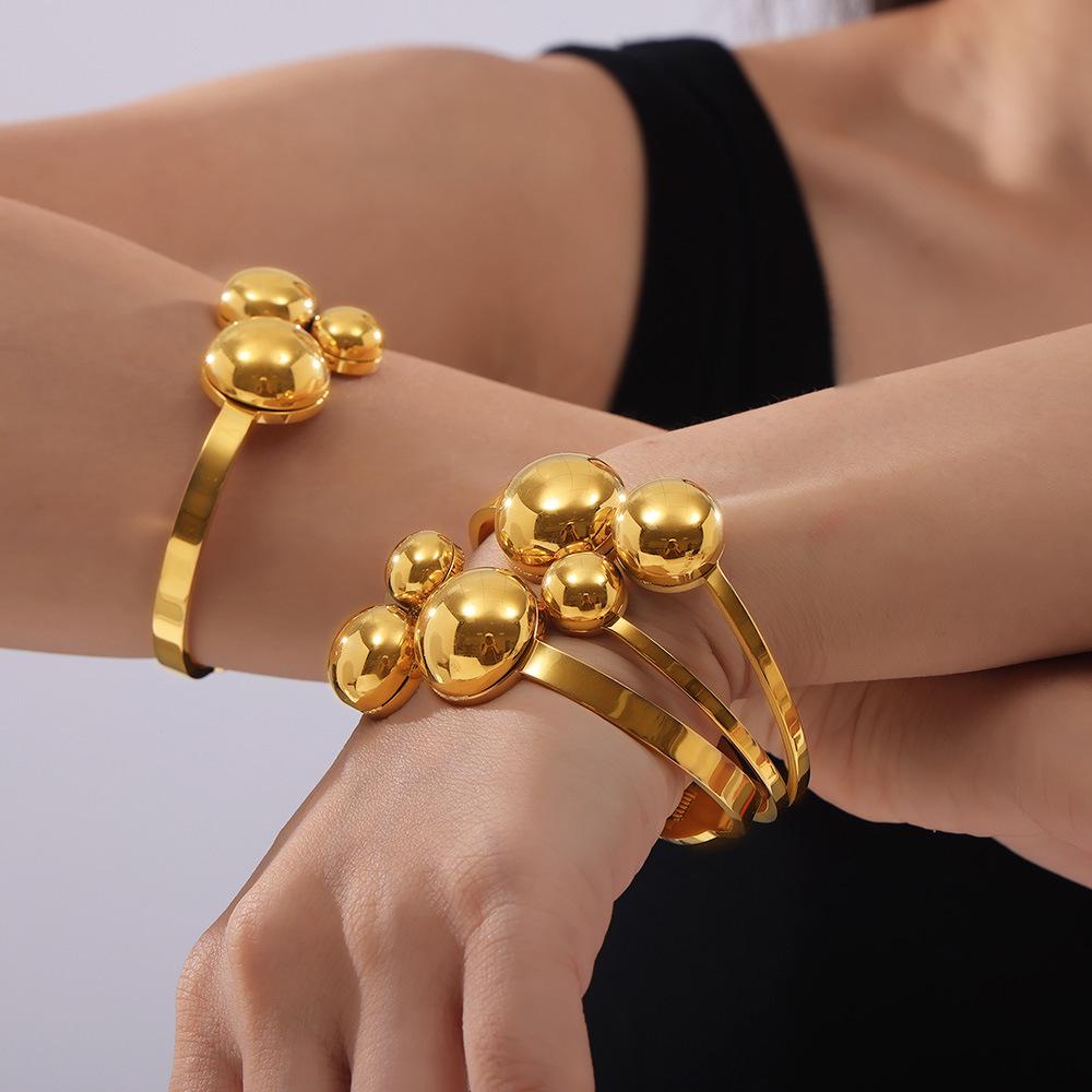 

Elegant Titanium Steel Open Circle Bangle - Modern Design Jewelry for Women