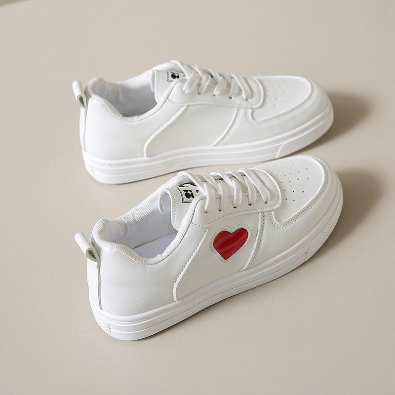 

Love low-top flat-bottomed leather board shoes women s 2025 new spring little white shoes versatile student casual shoes college style 40 червоний