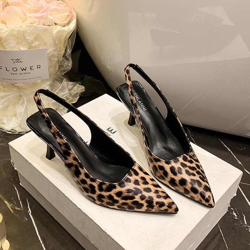 

2025 summer new leopard print word with pointed head cat heel temperament sexy single shoes women s thin heel bag head medium heel sandals 35 цветной печати леопарда