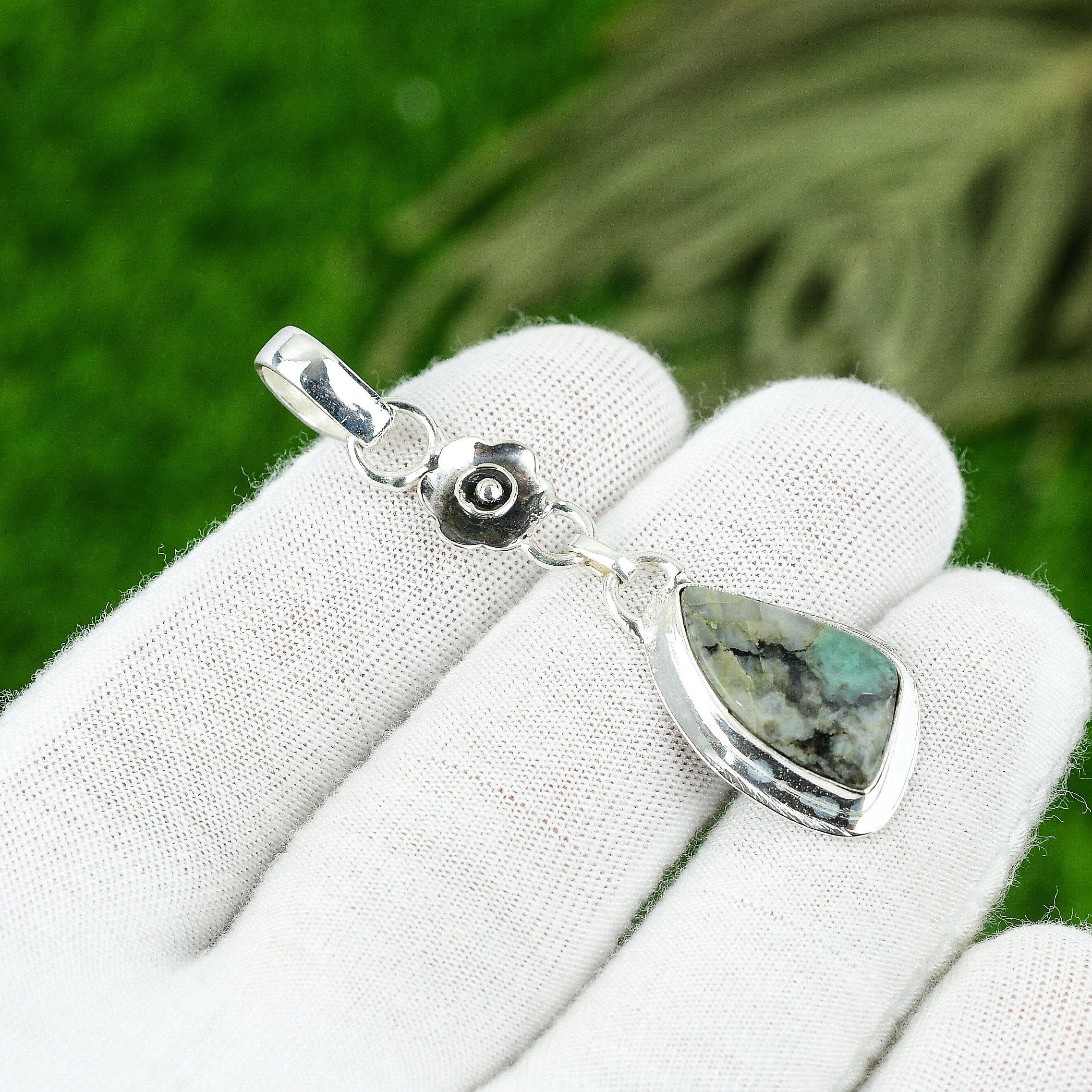 

Natural Chrysoprase Gemstone Pendant Handmade 925 Sterling Silver Indian Jewelry