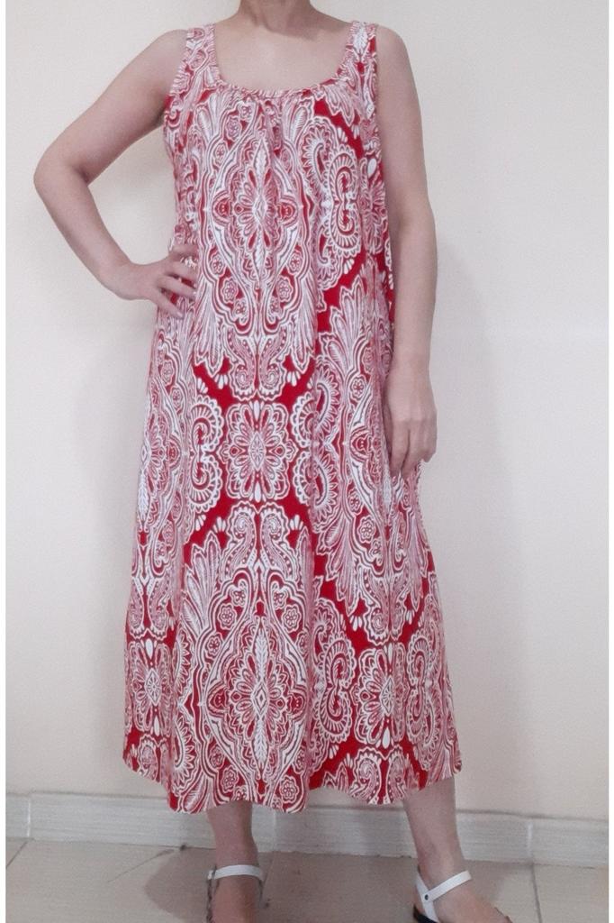Dámské šaty velkých velikostí červené a bílé vzorované šaty z česané bavlny s řasením vpředu a vzadu