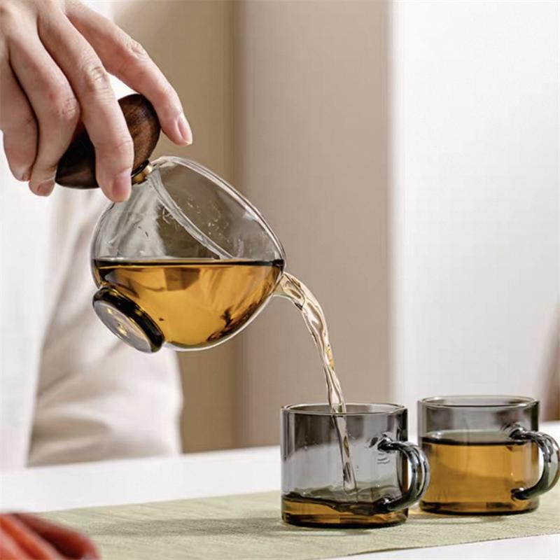 200ML Heat-resistant Glass Tea Pitcher Fair Cup With Wooden Handle Justice Cup Coffee Pitcher Kung Fu Tea Set Accessories