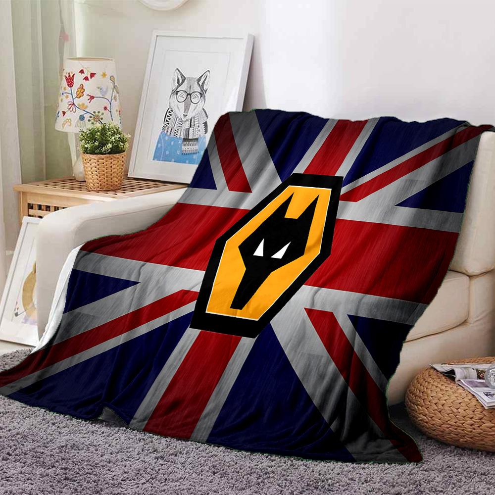 Flaming Wolves Emblem Wanderers Flannel Blanket, Soft Polyester, Modern Design, All-Season for Camping, Travel, Gifts for holidays or birthdays