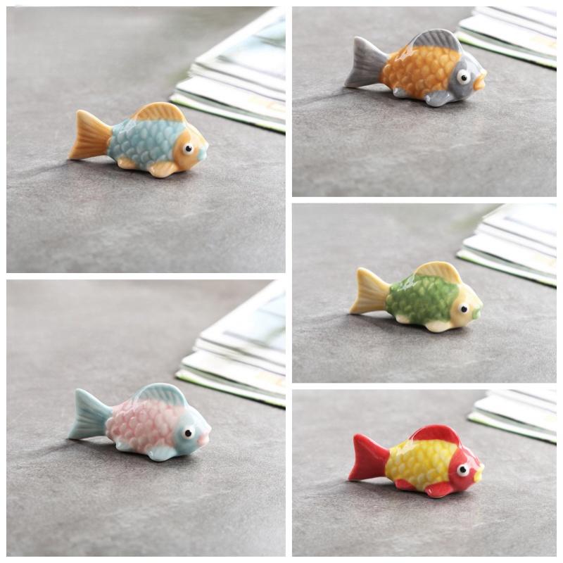 Clown Fish Shape Chopstick Holder Home Kitchen Table Decoration Ceramic Crafts Spoon Shelf Crucian Carp Puffer Fish Tea Pet
