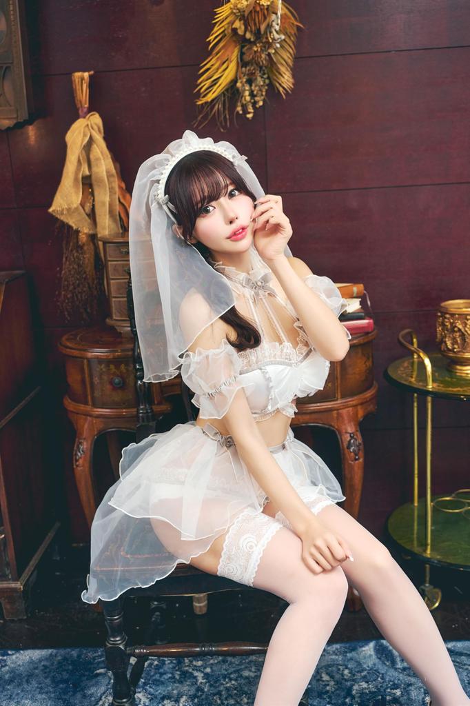 Clearstone Crystal Bride Cosplay Costume for Halloween Women, Silver,