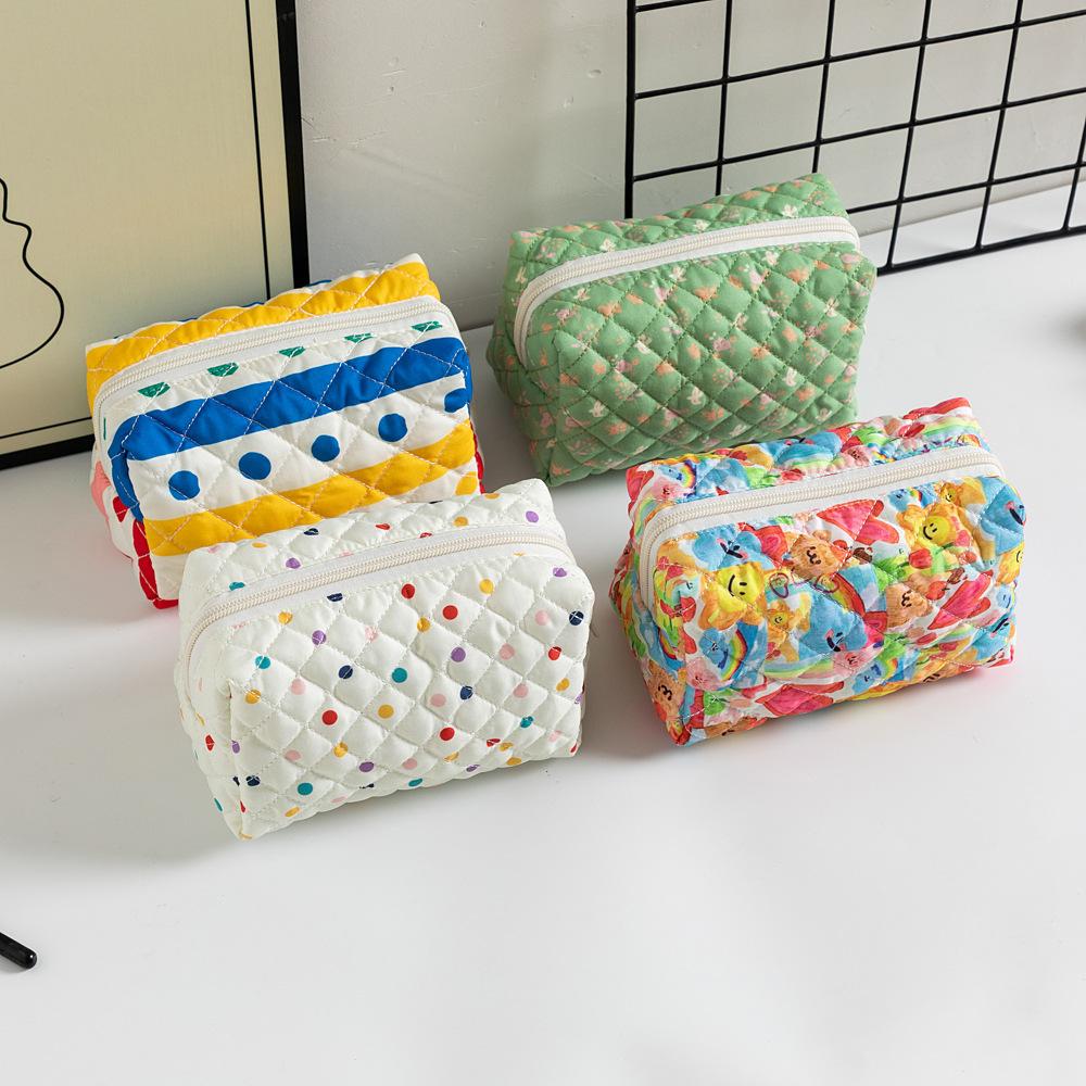 Lipstick Storage Bag Compact Travel Makeup Case Floral Makeup Bag Quilted Makeup Pouch For Everyday Use Gift