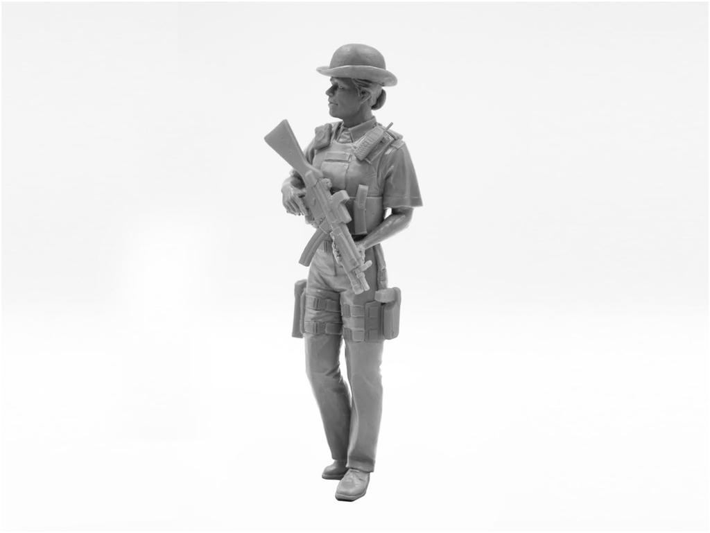 ICM 1/16 British Policewoman Plastic Model Kit 16009