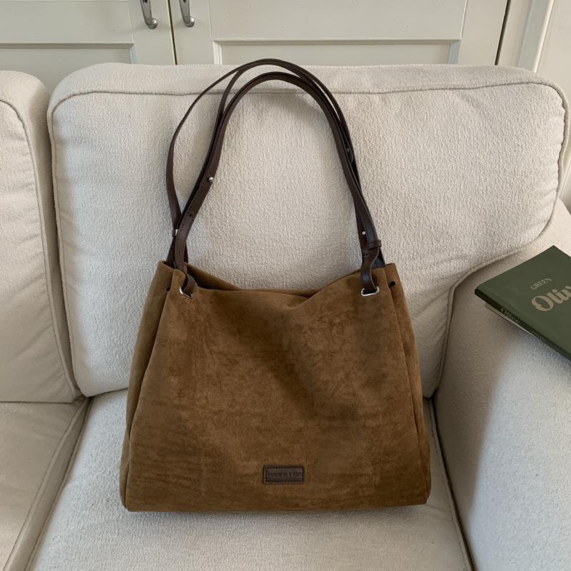 2025 Осень/Зима Большая Вместимость Ретро Матовая Женская Универсальная Сумка Тоут через Плечо