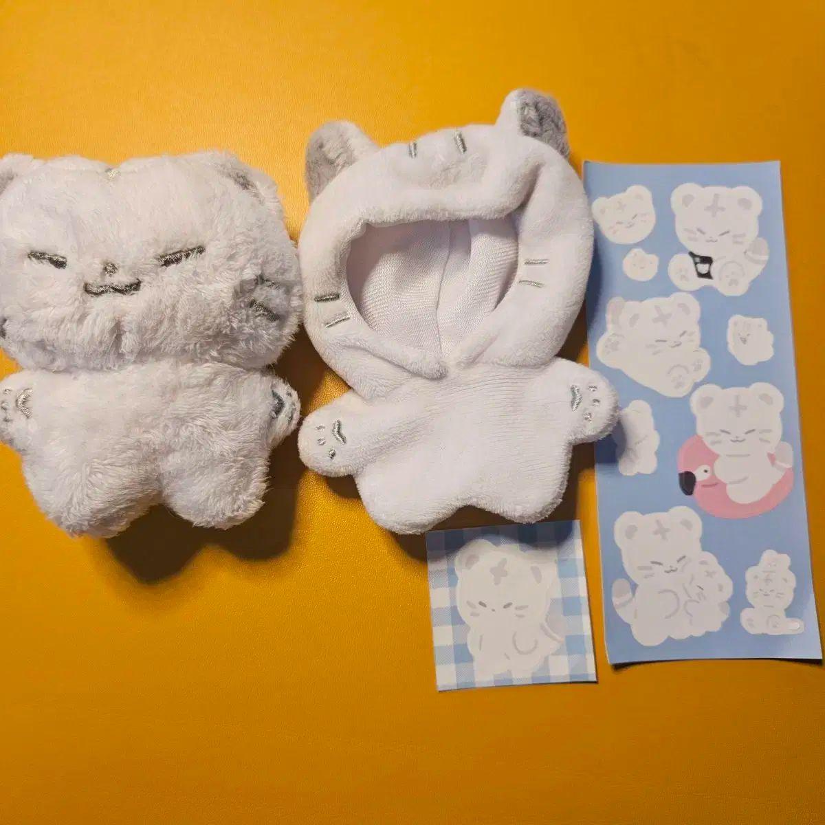 

[USED] SEVENTEEN Hoshi Plush Toy Hoshi Plush Toy Clothes Included