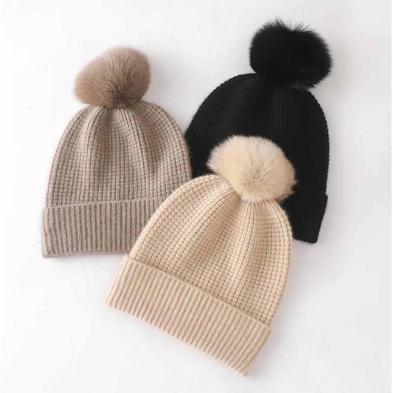 Women's 100% Cashmere Pineapple Style Knitted Bean Hat for Winter Warmth Soft Elastic for Outdoor Headwear Hairball Accessories