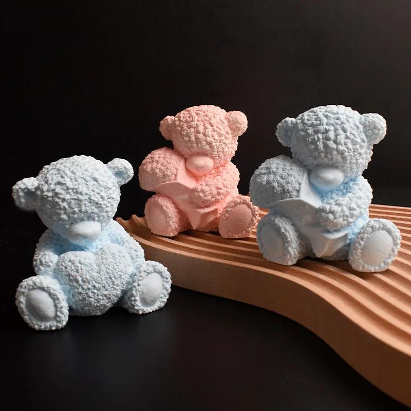 Bear Holding Flower Silicone Candle Molds 3D Animal Resin Soap Making Tools for Crafting Valentine's Day Or Wedding Gifts