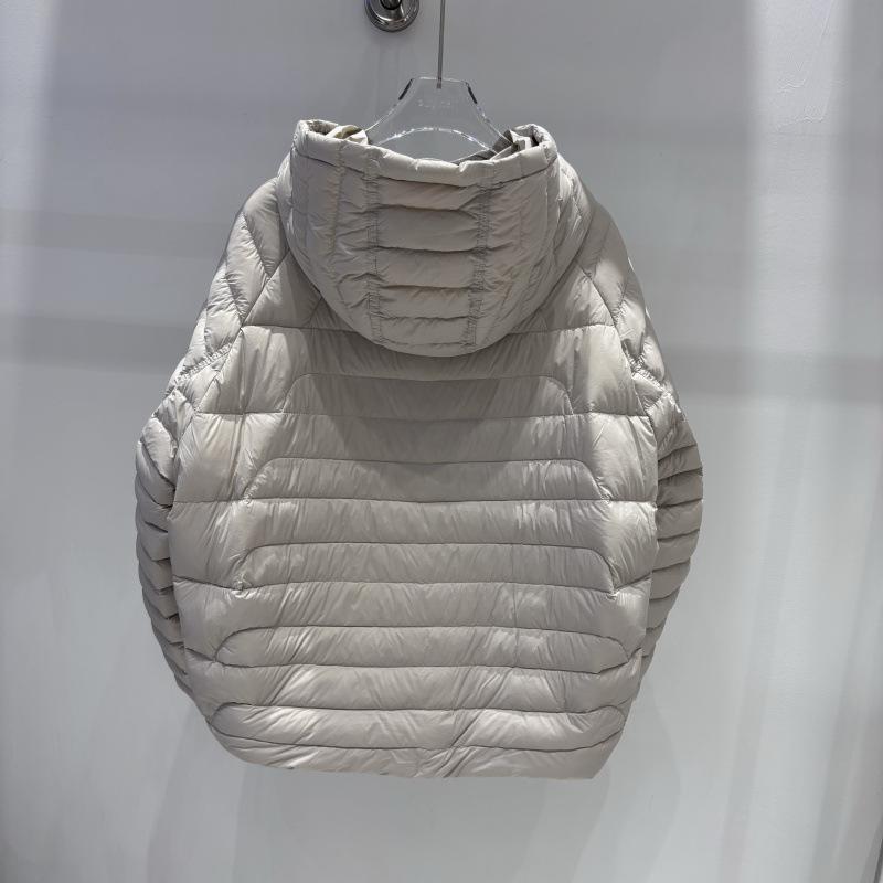 Fashion Light and Thin White Duck Down Jacket Women's Short Winter Loose and Versatile and Thin Warm Jacket