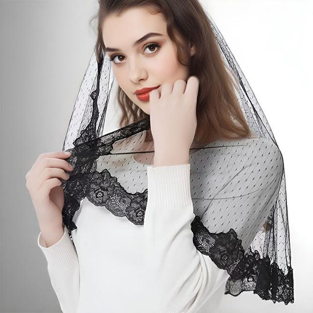 Vintage Bridal Short Net Veil With Lace Edge For Wedding And Photography