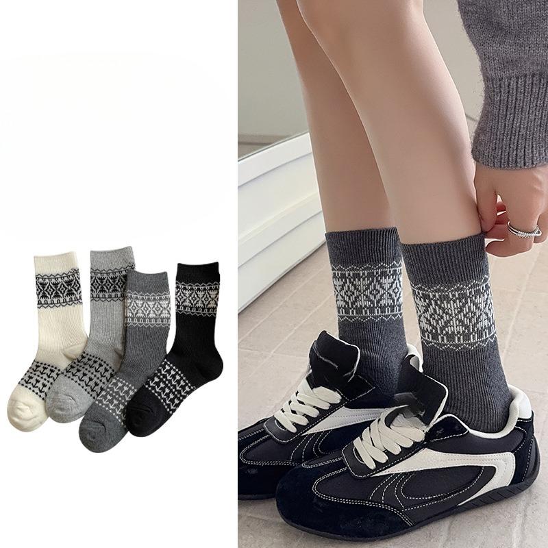 Female Spring and Autumn Ethnic Style Retro Thick Color Cylinder Pile Socks