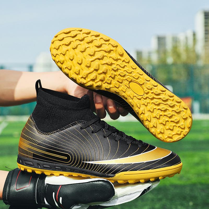 A Pair of New High-top Football Shoes with Long Nails, Tf Broken Nails, Artificial Turf AG Nails, and Youth and Student Training Shoes Has Been Shipp