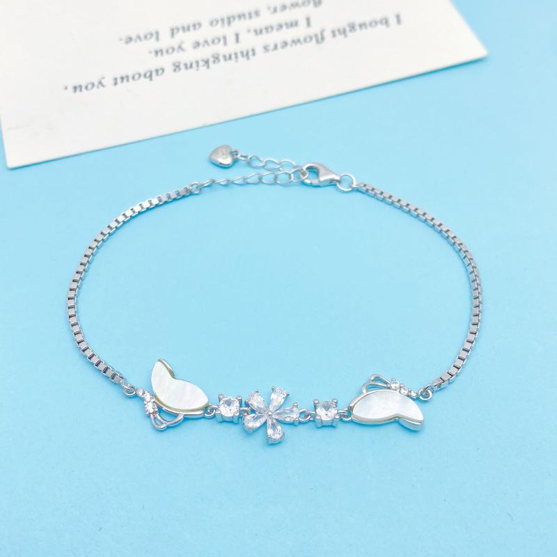 S925 Sterling Silver Small Fish Bracelet for Women - Elegant, Fashionable Design, Cool and Versatile Hand Jewelry