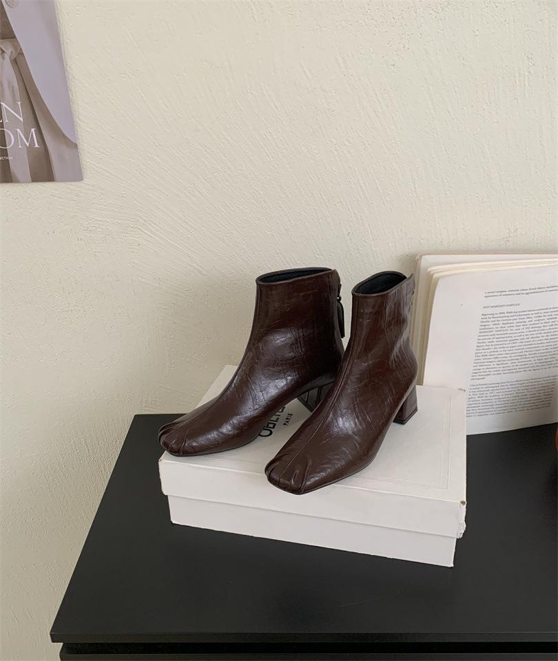 

2025 new autumn and winter thin short boots Martin boots thick heel square head Korean high heel small ankle boots women 39 коричневый