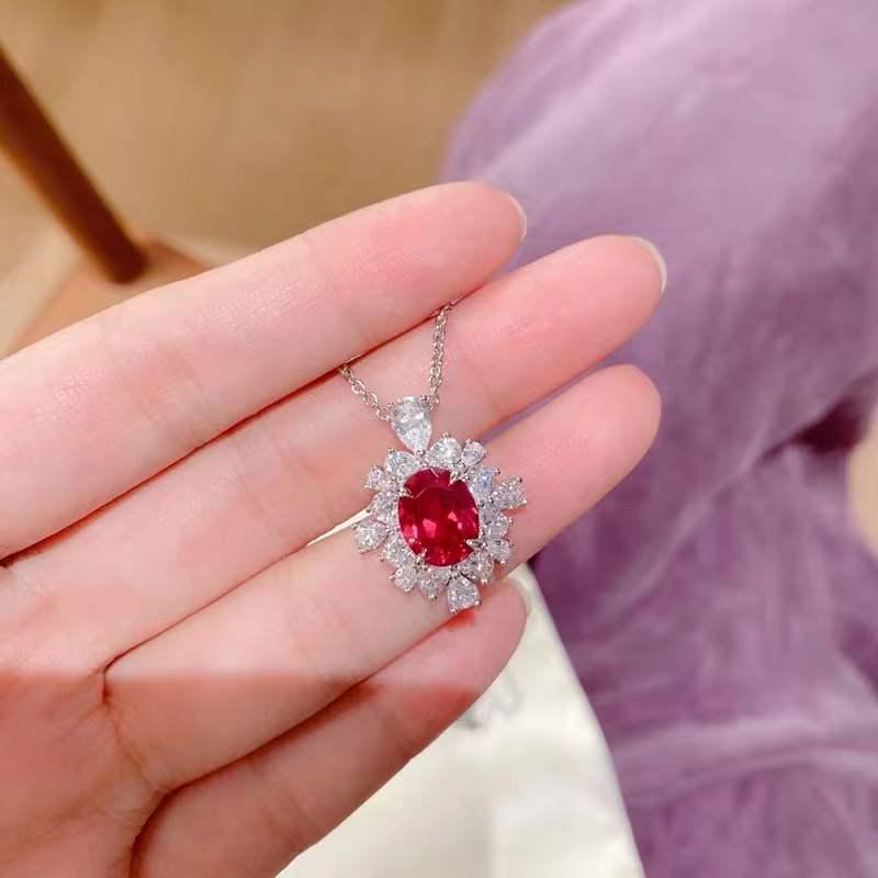 Women's Gemstone Red Pigeon Blood Necklace: Light Luxury, Versatile Style, Elegant and Unique, Perfect for Trendy Internet Celebrities and Streamers