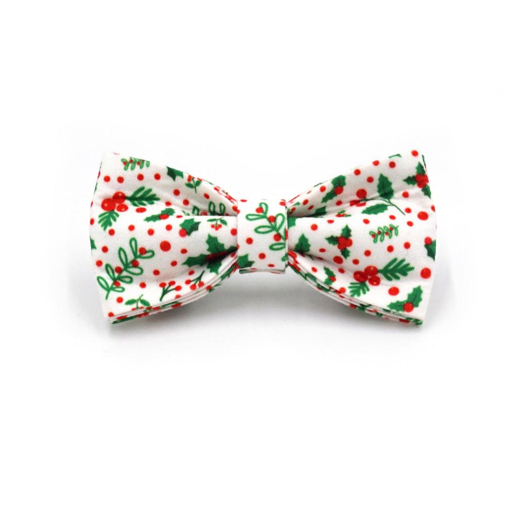 Adjustable Christmas Cat Collar with Cute Bell and Engraved Design