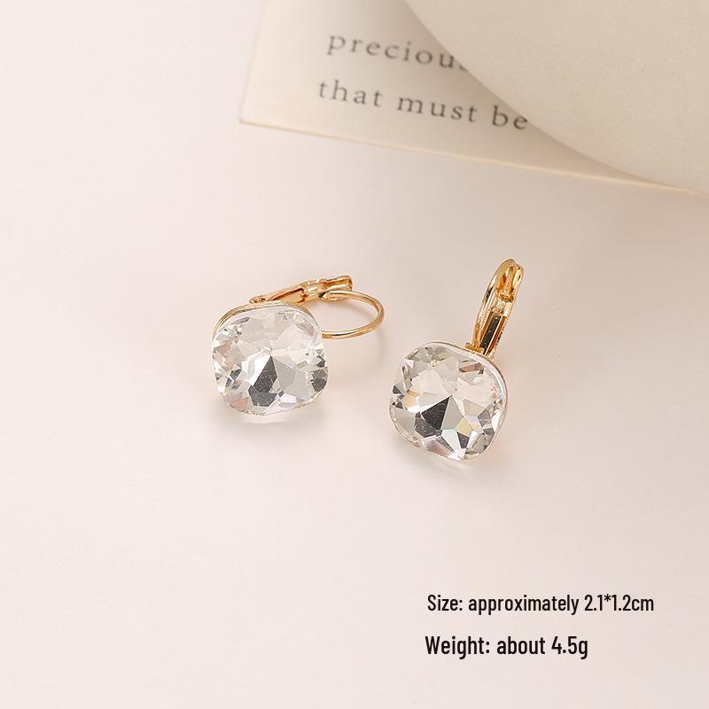 Elegant Square Crystal Stud Earrings with Zircon Ear Cuffs: A Simple Yet Luxurious Style